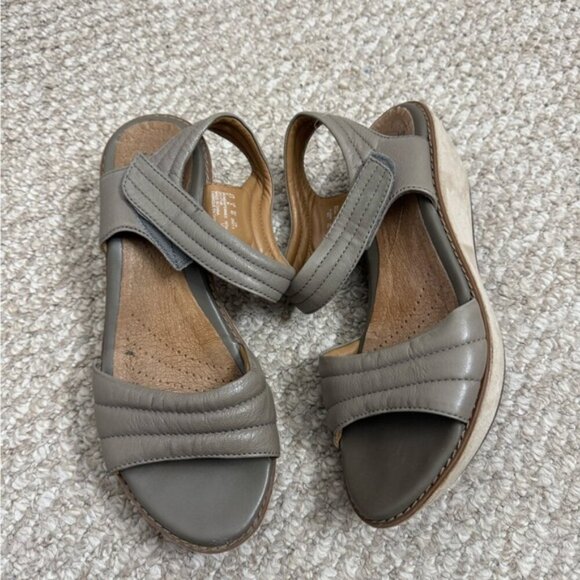 Clarks Collection Hazelle Alba Wedge Sandal Size 9 - Picture 1 of 11
